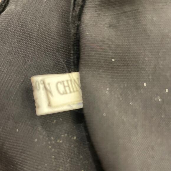 Besarani London vintage women's shawl/wrap scarf. - Picture 14 of 14